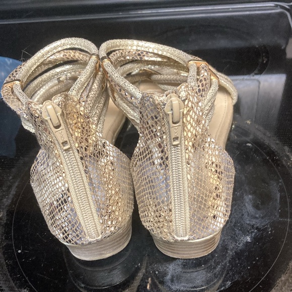 Cute sandals 9 - Picture 2 of 9